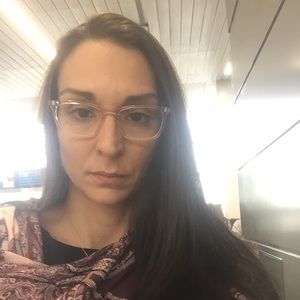 Meet your Posher, Crystal